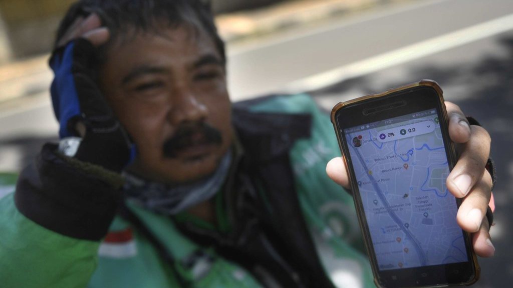 Ojek Online di Tengah PSBB: Pendapatan Turun, Bantuan pun Tak Pasti