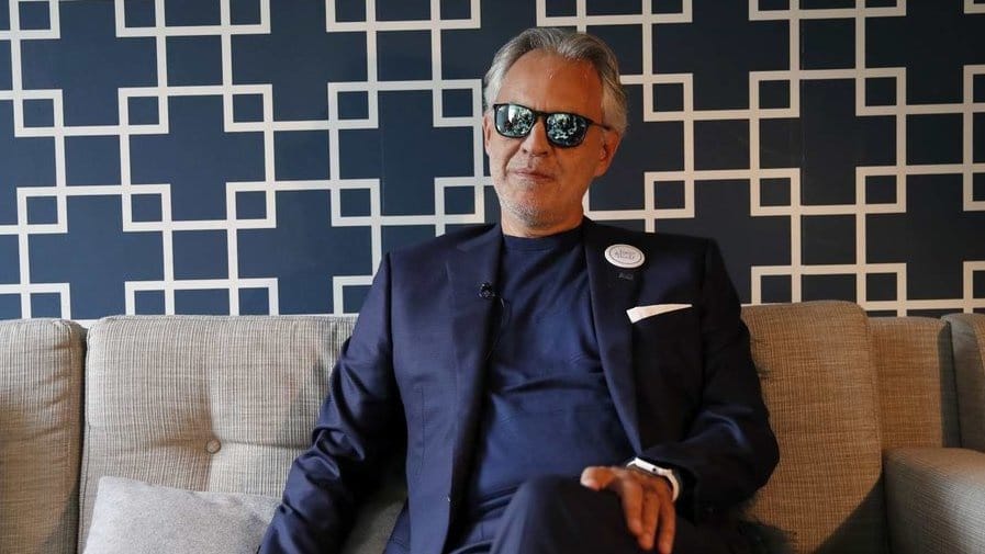 Andrea Bocelli, Opera Penghibur Warga Italia Saat Diserang Corona Andrea Bocelli, Opera Penghibur Warga Italia Saat Diserang Corona