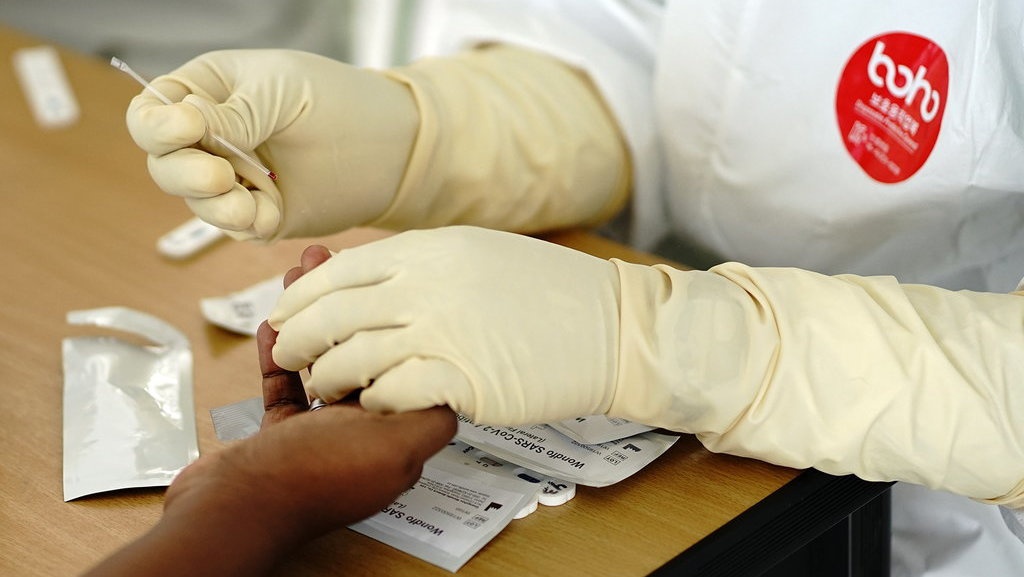 Rasio Tes Covid-19 Rendah, Indonesia Target Tes Harian 10.000 PCR Rasio Tes Covid-19 Rendah, Indonesia Target Tes Harian 10.000 PCR