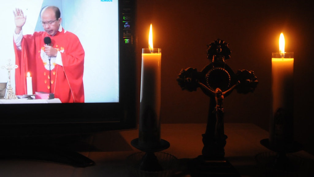 Merayakan Paskah Lewat Daring Merayakan Paskah Lewat Daring