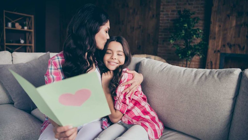 Menumbuhkan Minat Baca Anak dengan Metode Membaca Nyaring Menumbuhkan Minat Baca Anak dengan Metode Membaca Nyaring