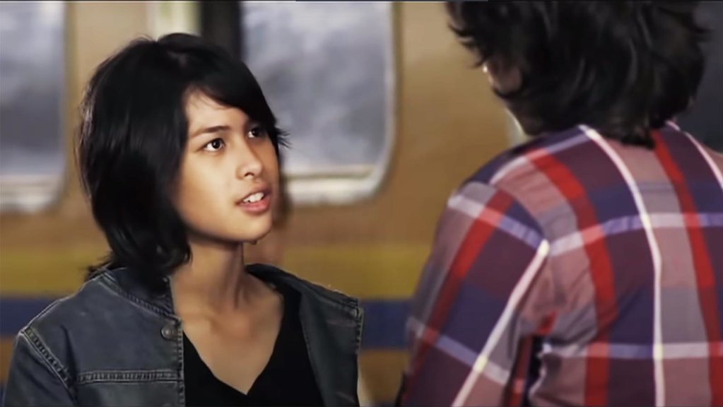 Sinopsis Novel Perahu Kertas yang Ditulis Dee atau Dewi Lestari Sinopsis Novel Perahu Kertas yang Ditulis Dee atau Dewi Lestari