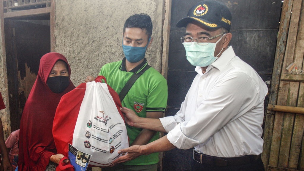 Menko PMK: PHK Berisiko Tambah Orang Miskin Baru Menko PMK: PHK Berisiko Tambah Orang Miskin Baru