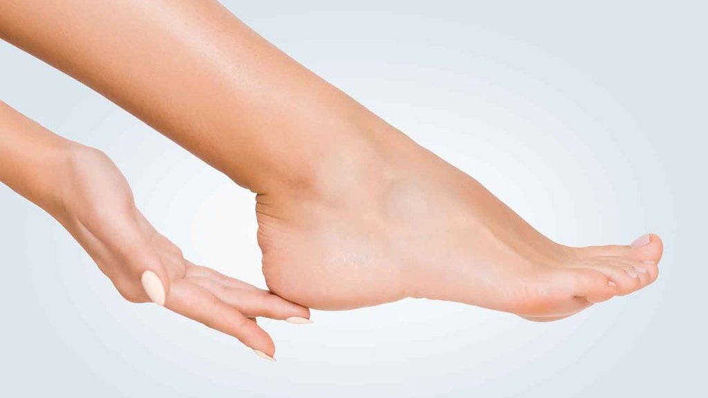 Cara Mengatasi Kaki Pecah-Pecah Terutama Bagian Tumit Cara Mengatasi Kaki Pecah-Pecah Terutama Bagian Tumit