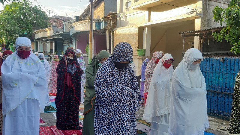 Lebaran 2020: Warga Zona Hijau COVID-19 Bekasi Tetap Gelar Salat Id Lebaran 2020: Warga Zona Hijau COVID-19 Bekasi Tetap Gelar Salat Id