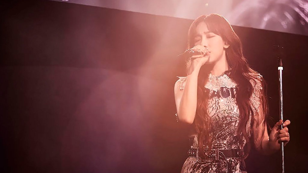 Lirik Fine - Taeyeon SNSD: Romanization & Terjemahan Bahasa Inggris