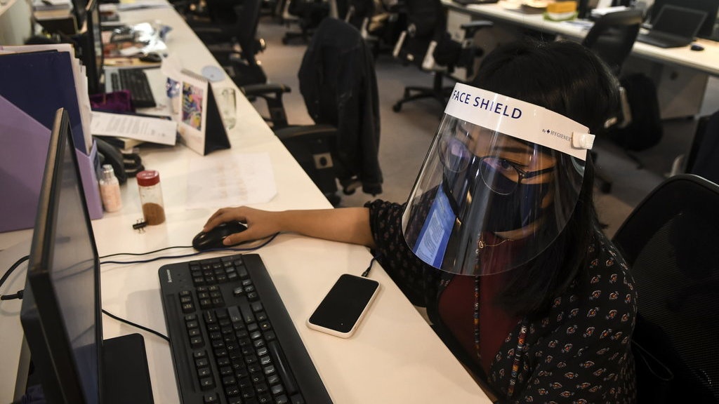 Jokowi Akui Lupa Awasi 3 Klaster Corona: Kantor, Keluarga & Pilkada