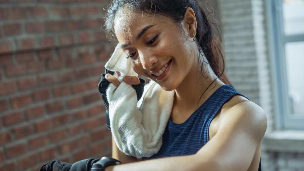 Bagaimana Cara Keringat Memengaruhi Kesehatan Kulit? Bagaimana Cara Keringat Memengaruhi Kesehatan Kulit?