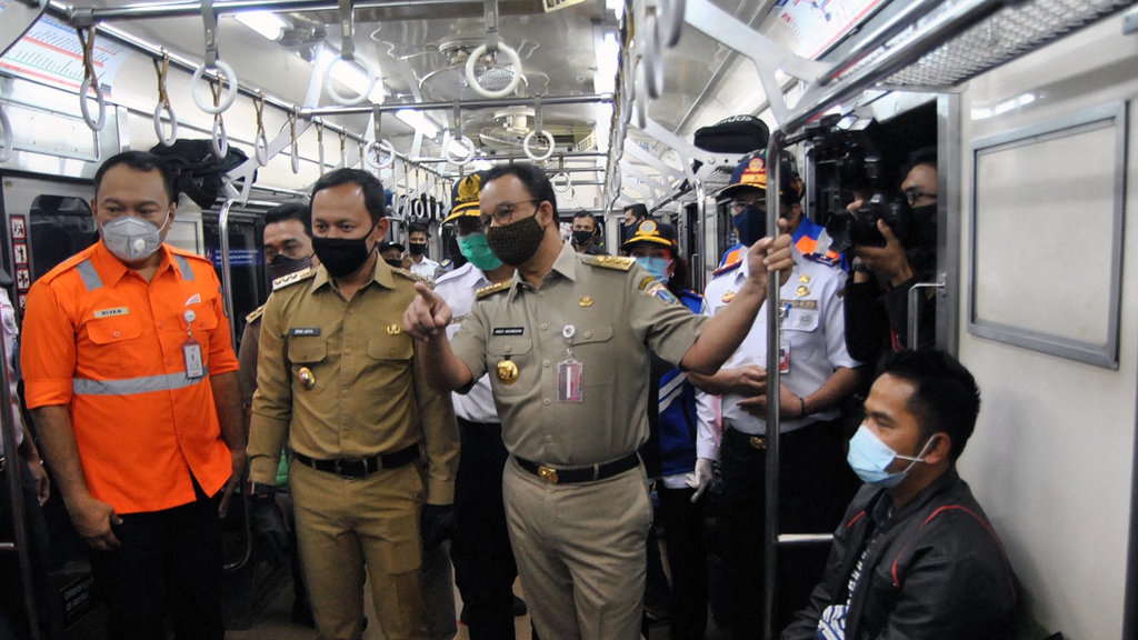 Kurva Corona Tinggi, Anies Masih Tutup Pembelajaran di Sekolah Kurva Corona Tinggi, Anies Masih Tutup Pembelajaran di Sekolah