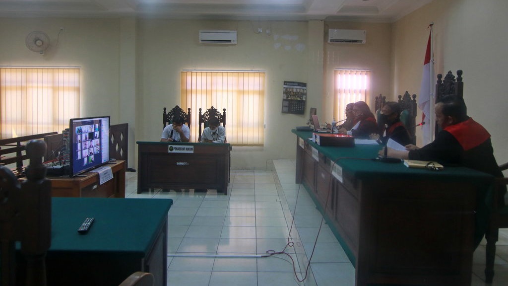 Turis Polandia di Papua: Dituduh Makar dengan Bukti Dangkal