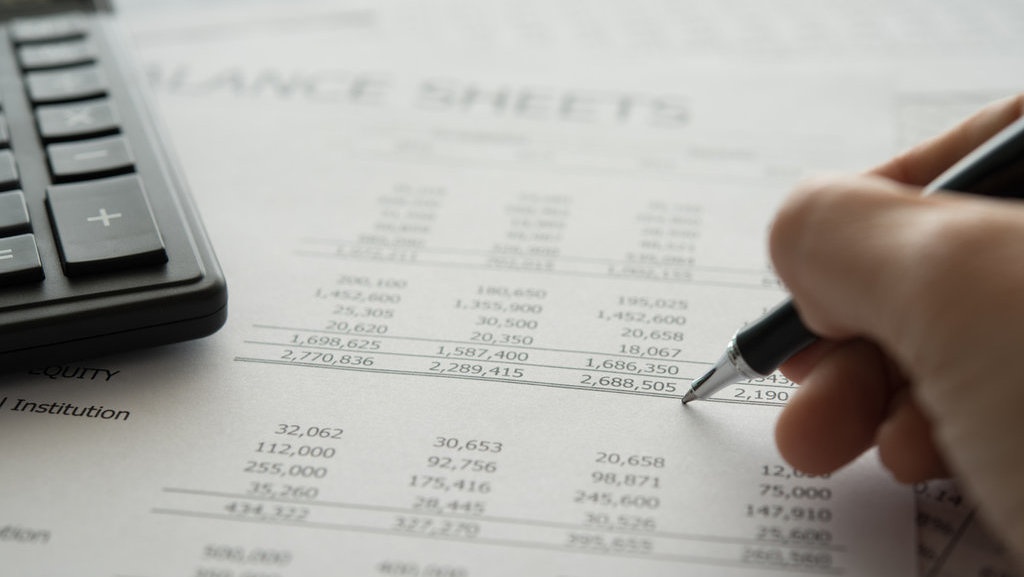 Tips Merencanakan Keuangan: Disiplin, Evaluasi, & Tetapkan Target Tips Merencanakan Keuangan: Disiplin, Evaluasi, & Tetapkan Target