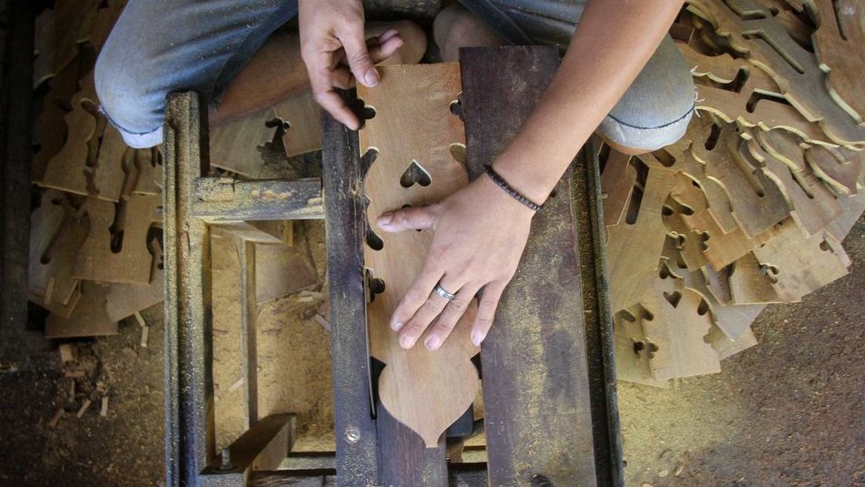 Rangkuman Materi Kerajinan Bahan Limbah Keras Organik-Anorganik Rangkuman Materi Kerajinan Bahan Limbah Keras Organik-Anorganik