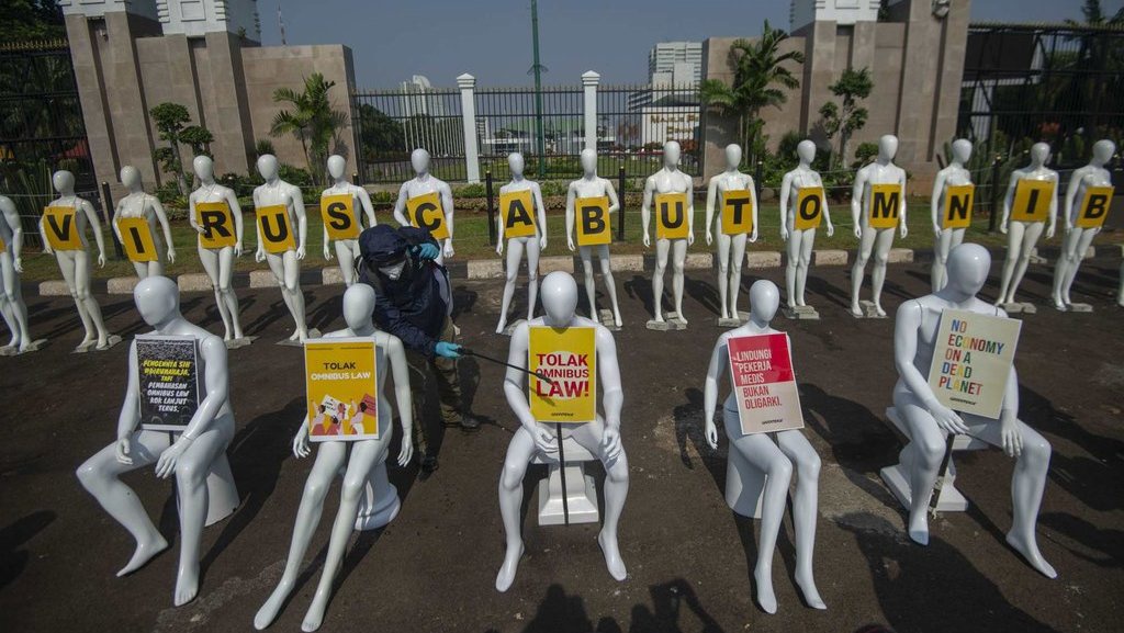 RUU Cilaka: Cara Elite Bawa Indonesia ke Orde Otoriter Gaya Baru RUU Cilaka: Cara Elite Bawa Indonesia ke Orde Otoriter Gaya Baru