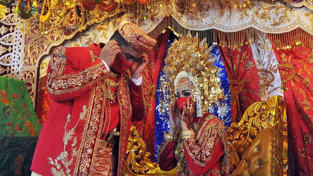 Mengenal Pakaian Adat Minangkabau, Jenis, dan Maknanya Mengenal Pakaian Adat Minangkabau, Jenis, dan Maknanya