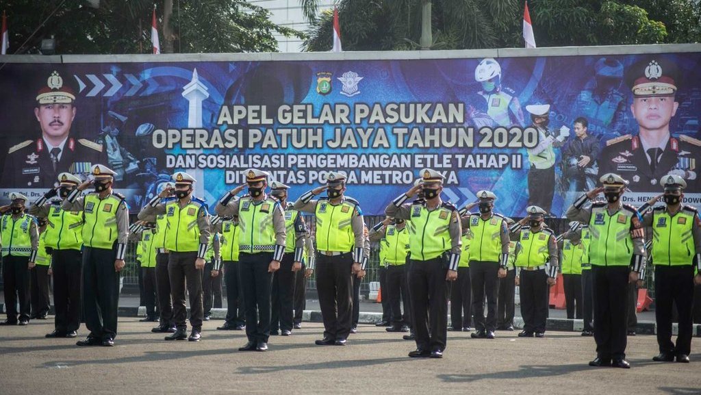 UU Cipta Kerja: Ketika Polisi Merangkap Humas Pemerintahan Jokowi