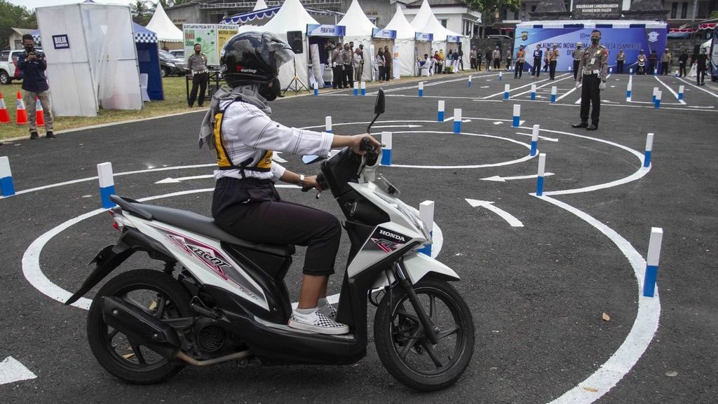 Efektivitas Syarat Penerbitan SIM Baru Via Sertifikat Verifikasi Efektivitas Syarat Penerbitan SIM Baru Via Sertifikat Verifikasi