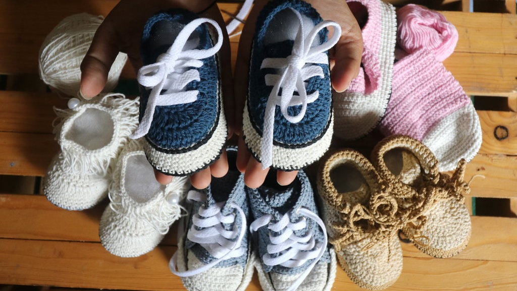 Cara Memilih Jenis Sepatu untuk Bayi yang Mulai Belajar Jalan