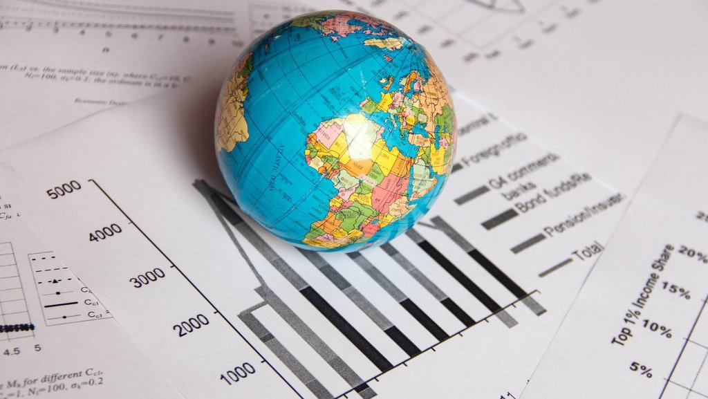 Mengukur Efek Bola Panas Resesi Inggris & Jepang bagi Indonesia Mengukur Efek Bola Panas Resesi Inggris & Jepang bagi Indonesia