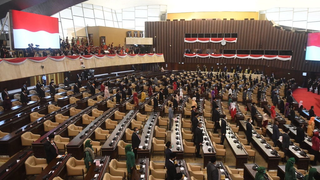 Isi Pasal 7 UUD 1945 Sebelum dan Sesudah Amandemen Isi Pasal 7 UUD 1945 Sebelum dan Sesudah Amandemen