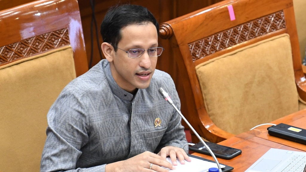 Nadiem: Bantuan Upah Guru Tak Perlu Persetujuan Kepala Sekolah Nadiem: Bantuan Upah Guru Tak Perlu Persetujuan Kepala Sekolah