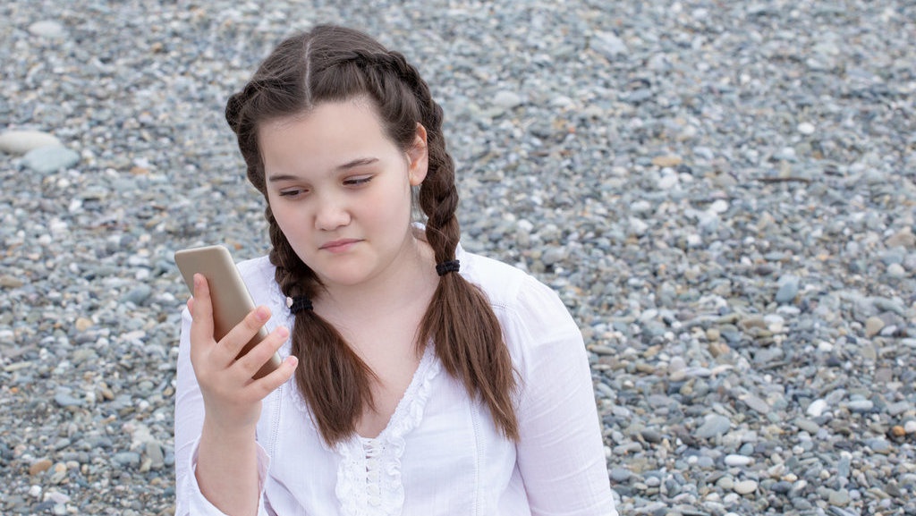 Apa Itu Doomscrolling dan Dampaknya Bagi Kesehatan Mental? Apa Itu Doomscrolling dan Dampaknya Bagi Kesehatan Mental?