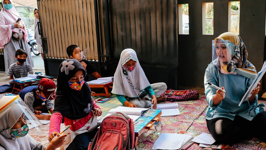 Cara Menjadi Guru yang Baik dan Disenangi Siswa