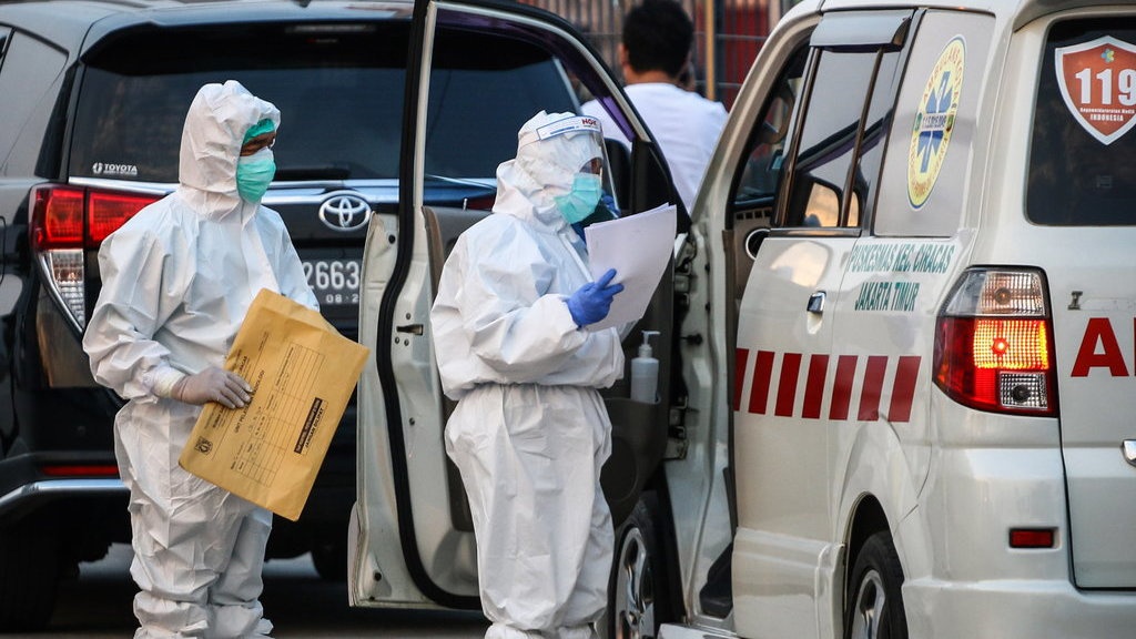 3 Warga Perusak Ambulans Jenazah COVID-19 di Jember Jadi Tersangka 3 Warga Perusak Ambulans Jenazah COVID-19 di Jember Jadi Tersangka