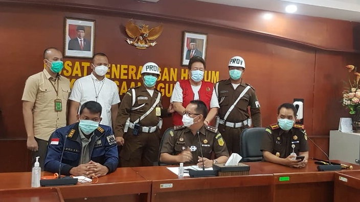 Kejaksaan Agung Tangkap WNA Buron Kasus Penipuan Dalton Tanonaka Kejaksaan Agung Tangkap WNA Buron Kasus Penipuan Dalton Tanonaka