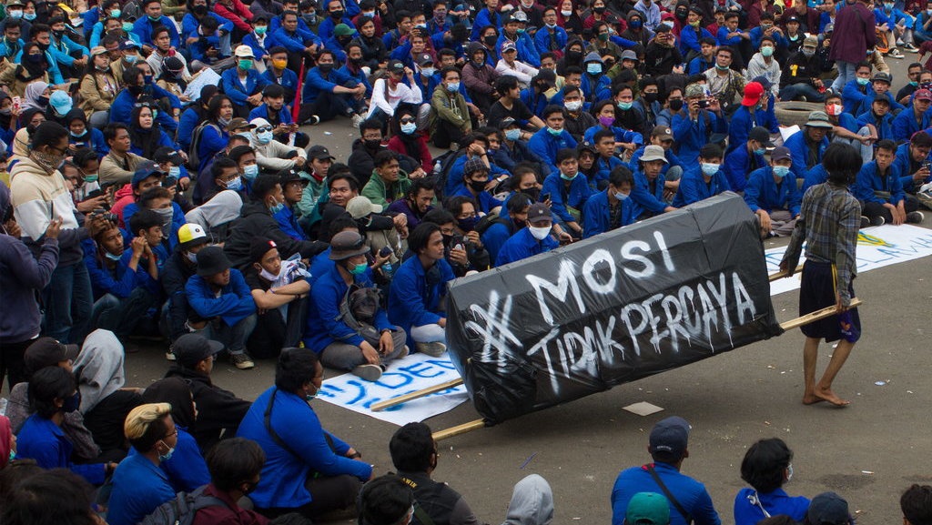 Kala Pandemi Jadi Dalih Negara Bungkam Protes UU Cipta Kerja