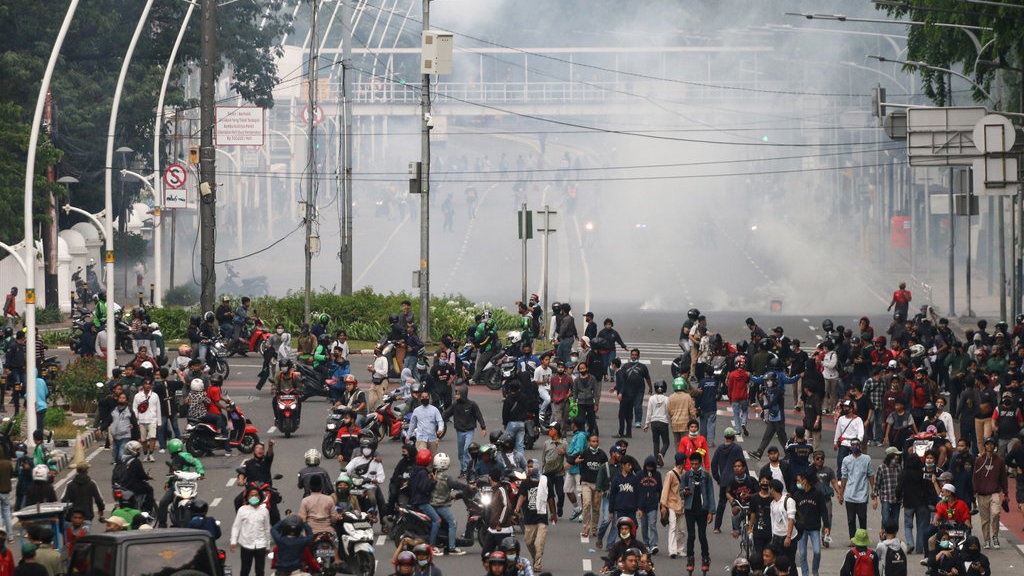 Hoaks UU Cipta Kerja dan Penangkapan Para Pengurus KAMI Hoaks UU Cipta Kerja dan Penangkapan Para Pengurus KAMI