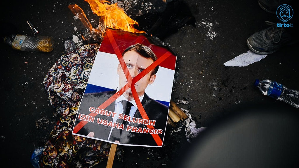 Ormas Islam Kecam Emmanuel Marcon di Depan Kedubes Perancis