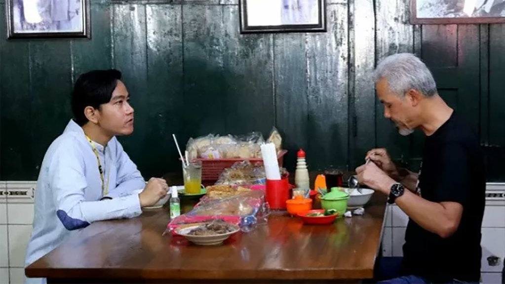 Ganjar Pranowo Klaim Selalu Hormat kepada Puan Maharani Ganjar Pranowo Klaim Selalu Hormat kepada Puan Maharani