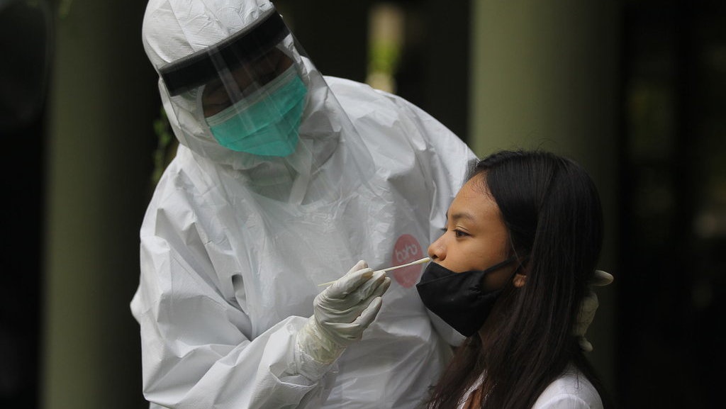 Betapa Tidak Siapnya Indonesia Jika Terjadi Reinfeksi COVID-19 Betapa Tidak Siapnya Indonesia Jika Terjadi Reinfeksi COVID-19