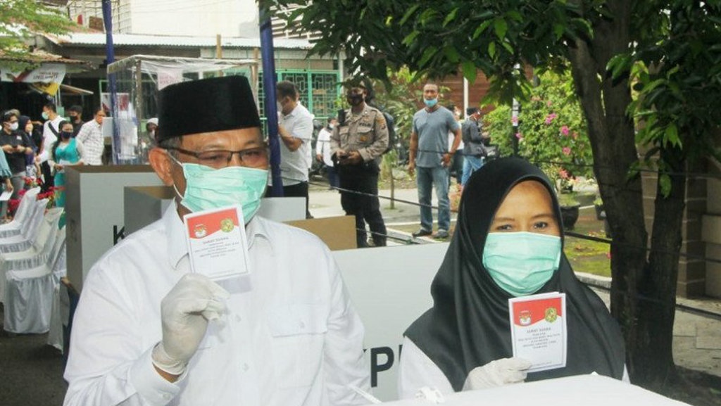 Pilkada Medan: Petahana Akhyar-Salman Unggul di TPS Akhyar Nasution Pilkada Medan: Petahana Akhyar-Salman Unggul di TPS Akhyar Nasution