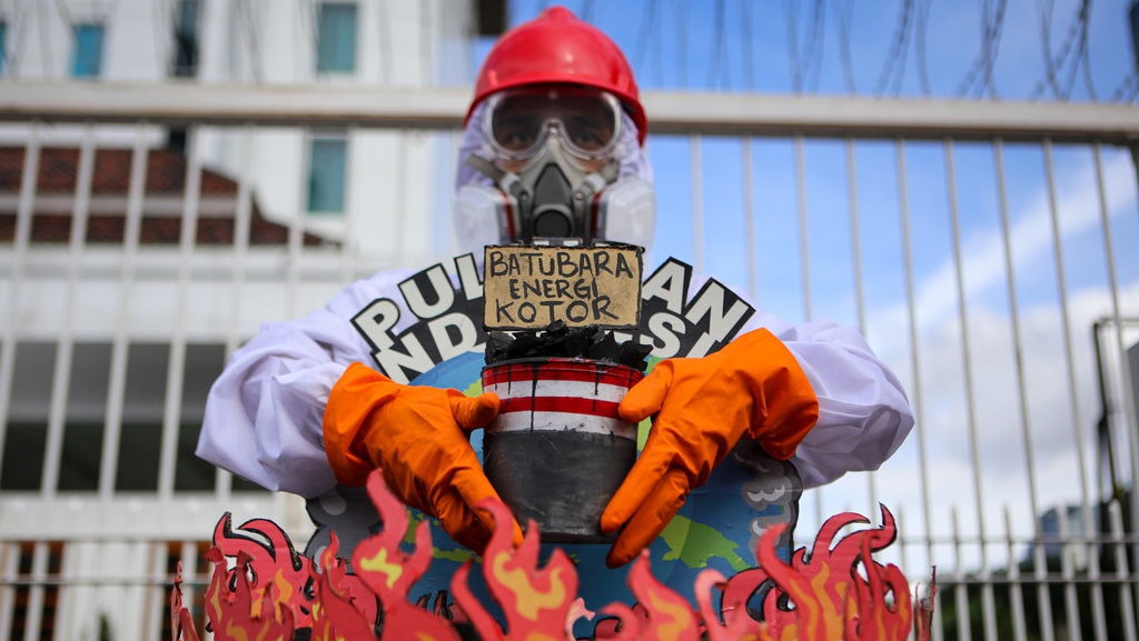 KLHK Berdalih Abu Batu Bara dari PLTU Banyak Manfaatnya KLHK Berdalih Abu Batu Bara dari PLTU Banyak Manfaatnya