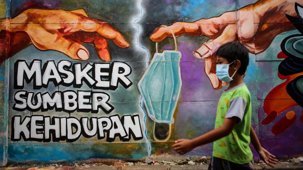 Meski Sudah Divaksin, Kominfo Imbau Warga Tetap Pakai Masker