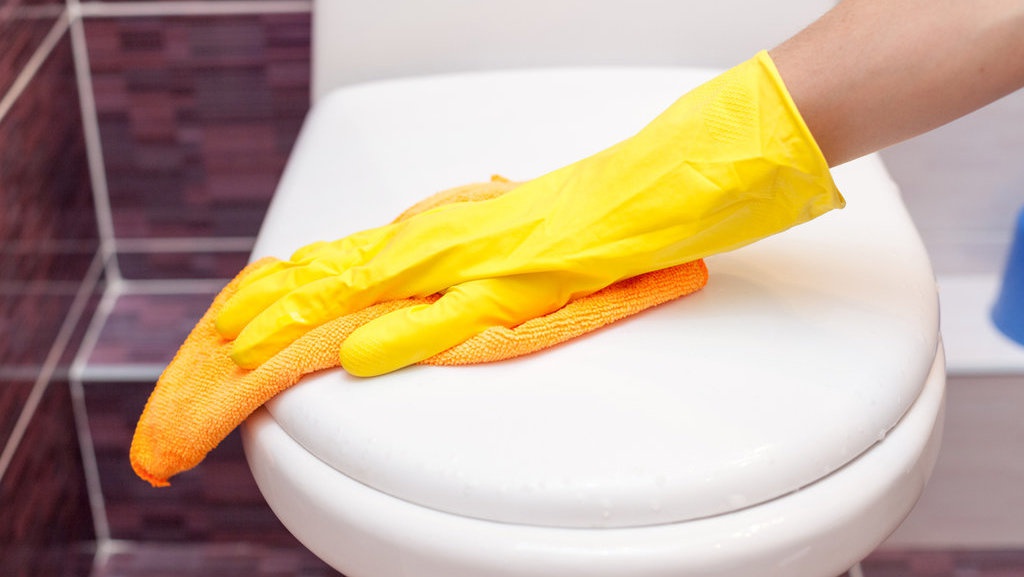 11 Pembersih Kerak Kamar Mandi Terbaik dan Tips Penggunaannya 11 Pembersih Kerak Kamar Mandi Terbaik dan Tips Penggunaannya