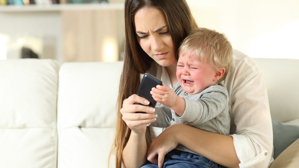Cara Mengatasi Anak Tantrum Gadget: Orang Tua Perlu Atur Jadwal Cara Mengatasi Anak Tantrum Gadget: Orang Tua Perlu Atur Jadwal