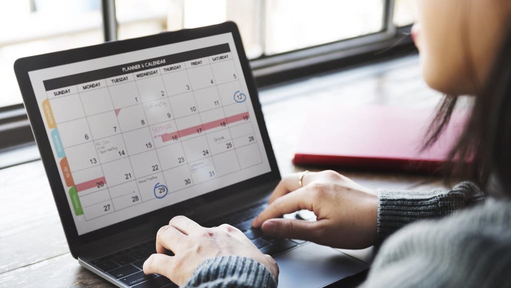 Perbedaan Tahun Syamsiyah dan Qomariah serta Sistem Kalendernya Perbedaan Tahun Syamsiyah dan Qomariah serta Sistem Kalendernya