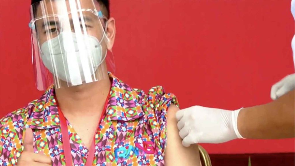 Raffi Ahmad Tetap Minta Warga Mau Divaksin usai Melanggar Prokes