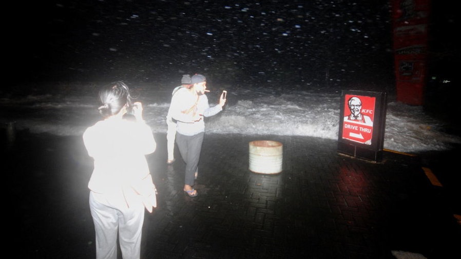 Apa Itu Banjir Rob Seperti di Manado, Penyebab dan Dampaknya Apa Itu Banjir Rob Seperti di Manado, Penyebab dan Dampaknya