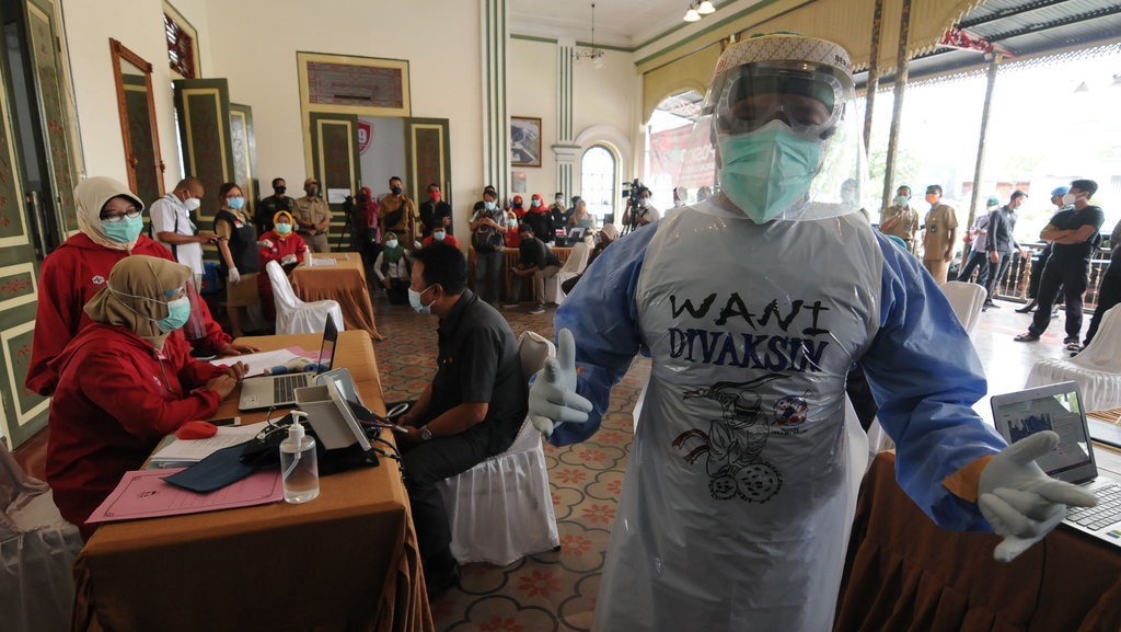 Jurus Lawan Serangan COVID-19: dari 3M hingga Perangi Hoaks