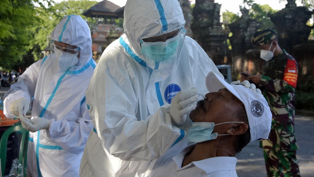 Tes Antigen, 'Game Changer' Surveilans COVID-19 yang Amburadul? Tes Antigen, 'Game Changer' Surveilans COVID-19 yang Amburadul?