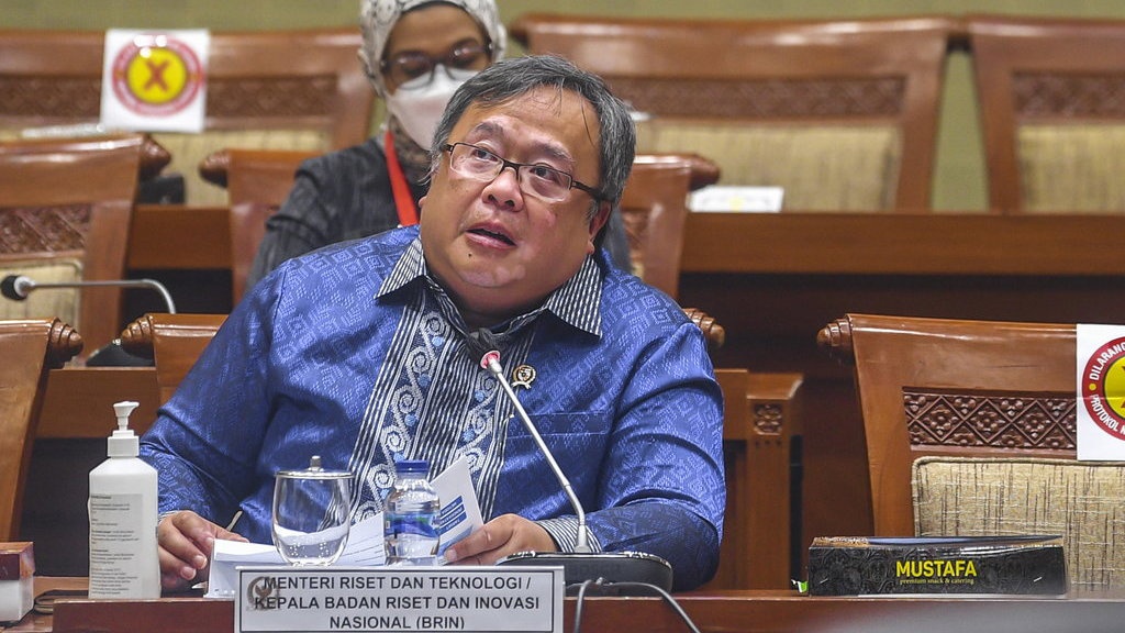 Menristek Ungkap Alasan Indonesia Lambat Produksi Vaksin COVID-19 Menristek Ungkap Alasan Indonesia Lambat Produksi Vaksin COVID-19