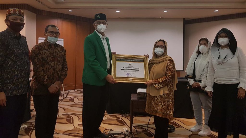 Di Balik Penghargaan Universitas Malikussaleh ke Keluarga Gus Dur