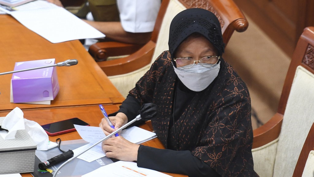 Isu Rasisme Risma: Betapa Ngawurnya Jadikan Papua Pembuangan ASN Isu Rasisme Risma: Betapa Ngawurnya Jadikan Papua Pembuangan ASN