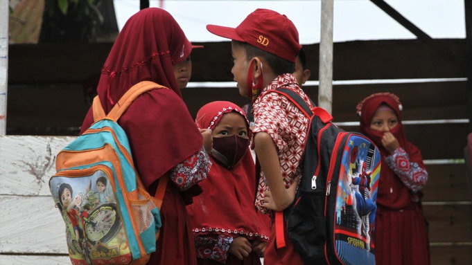 Anak-Anak yang Tersisih dari Bangku Sekolah Selama Pandemi Anak-Anak yang Tersisih dari Bangku Sekolah Selama Pandemi