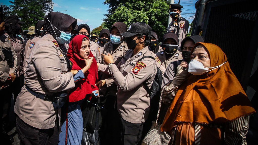 Rizieq Marahi Jaksa Tidak Hargai Imbauan Prokes Rizieq Marahi Jaksa Tidak Hargai Imbauan Prokes