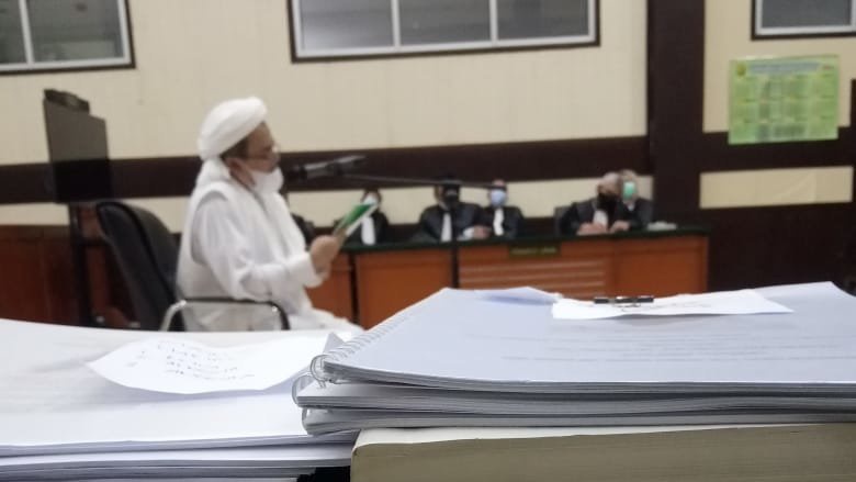 Eksepsi Rizieq: JPU Licik Sangkakan Saya sebagai Pengurus Ormas Eksepsi Rizieq: JPU Licik Sangkakan Saya sebagai Pengurus Ormas