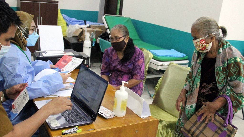 Jelang Lebaran, Lansia jadi Prioritas Penerima Vaksinasi COVID-19 Jelang Lebaran, Lansia jadi Prioritas Penerima Vaksinasi COVID-19